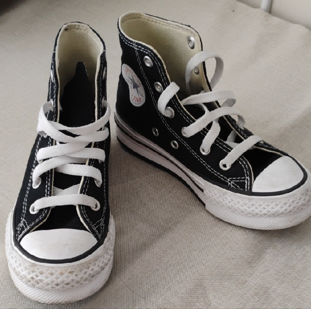 Converse All Star Chuck Taylor Black High-Top Kids Sneakers